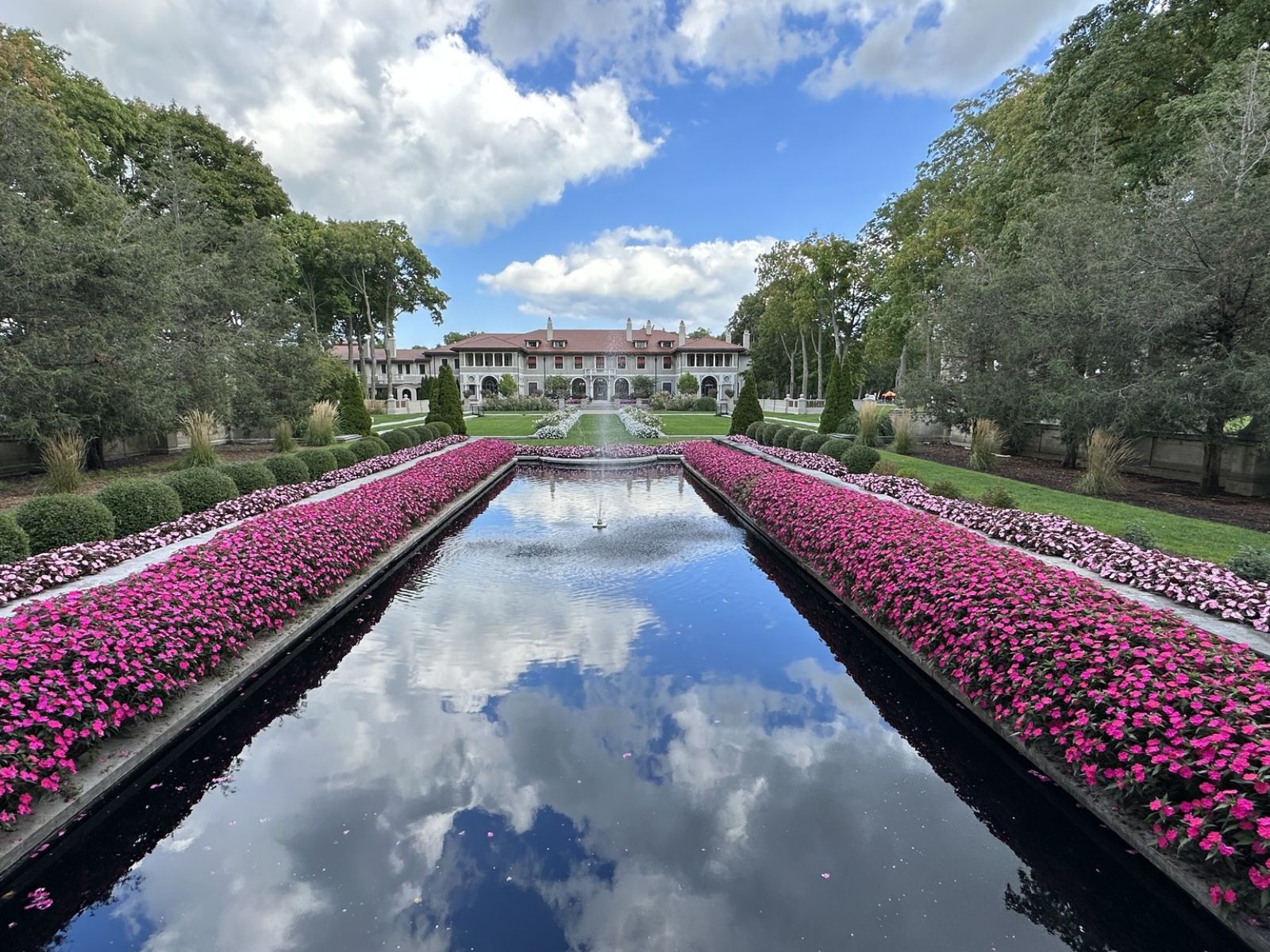 So sánh Lake Forest Academy và Wayland Academy: Chọn trường nào để du học Mỹ?