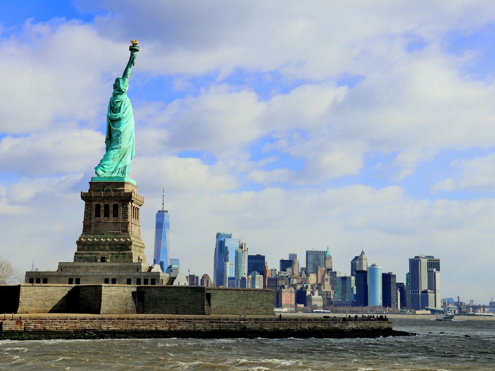 Bí Mật Đằng Sau Những Ngôi Trường THPT Nội Trú Nữ Sinh Tại New York Đắt Đỏ