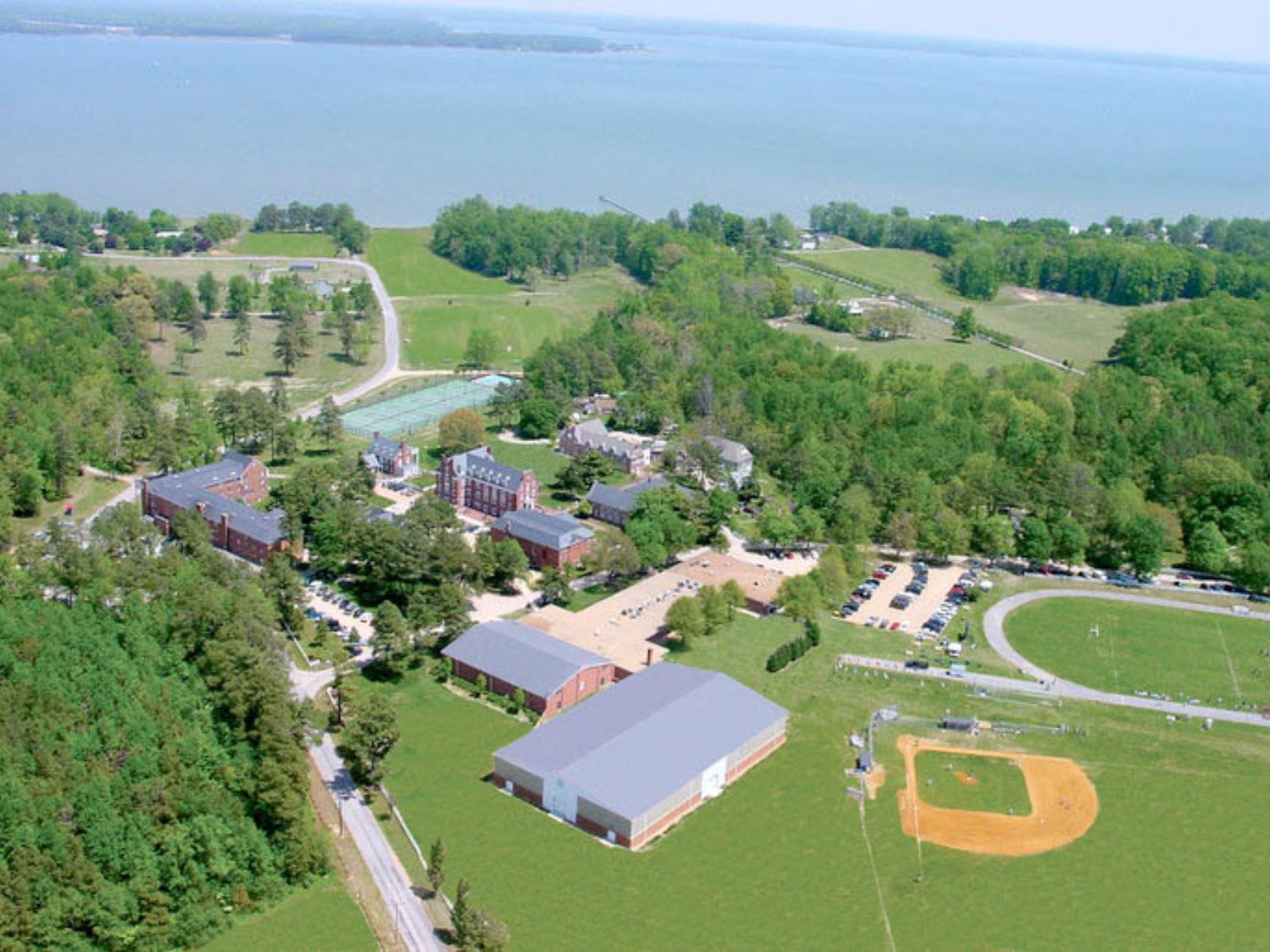 Christchurch School: Học Giữa Thiên Nhiên – Trải Nghiệm Giáo Dục Độc Đáo Tại Virginia