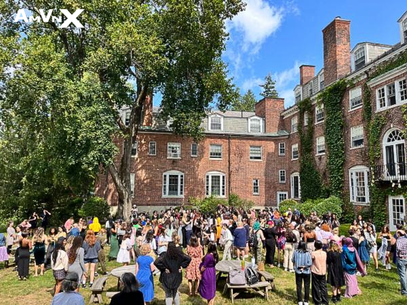 Chương trình học tập tại Trường nội trú Miss Hall's School
