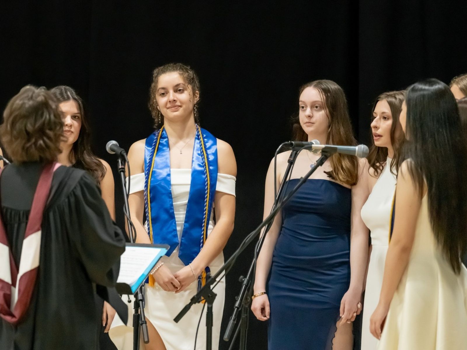 Stoneleigh-Burnham School: Khám phá Ngôi trường Nữ sinh IB hàng đầu Massachusetts