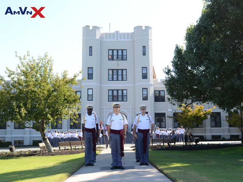 Liệu theo học tại Trường nội trú Fork Union Military Academy sau này sẽ thành lính?