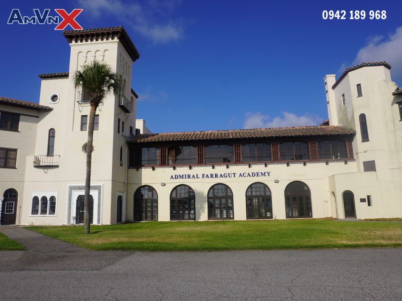 Trường nội trú Admiral Farragut Academy ấn tượng với những con số biết nói