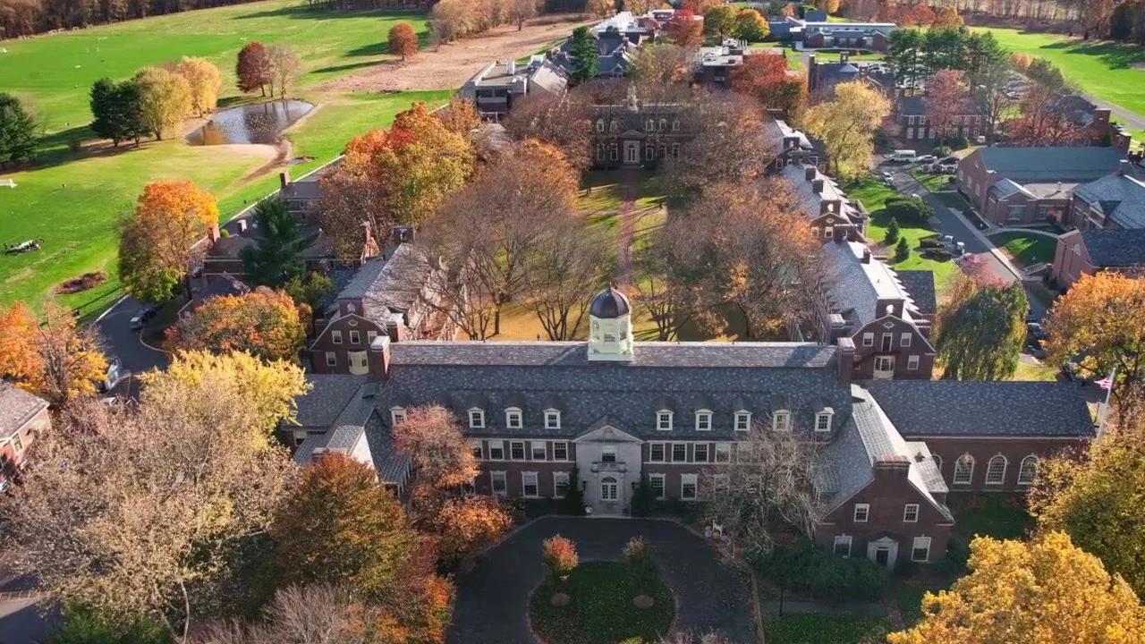 The Loomis Chaffee School: Học Phí, Tuyển Sinh & Đánh Giá Chi Tiết 2026