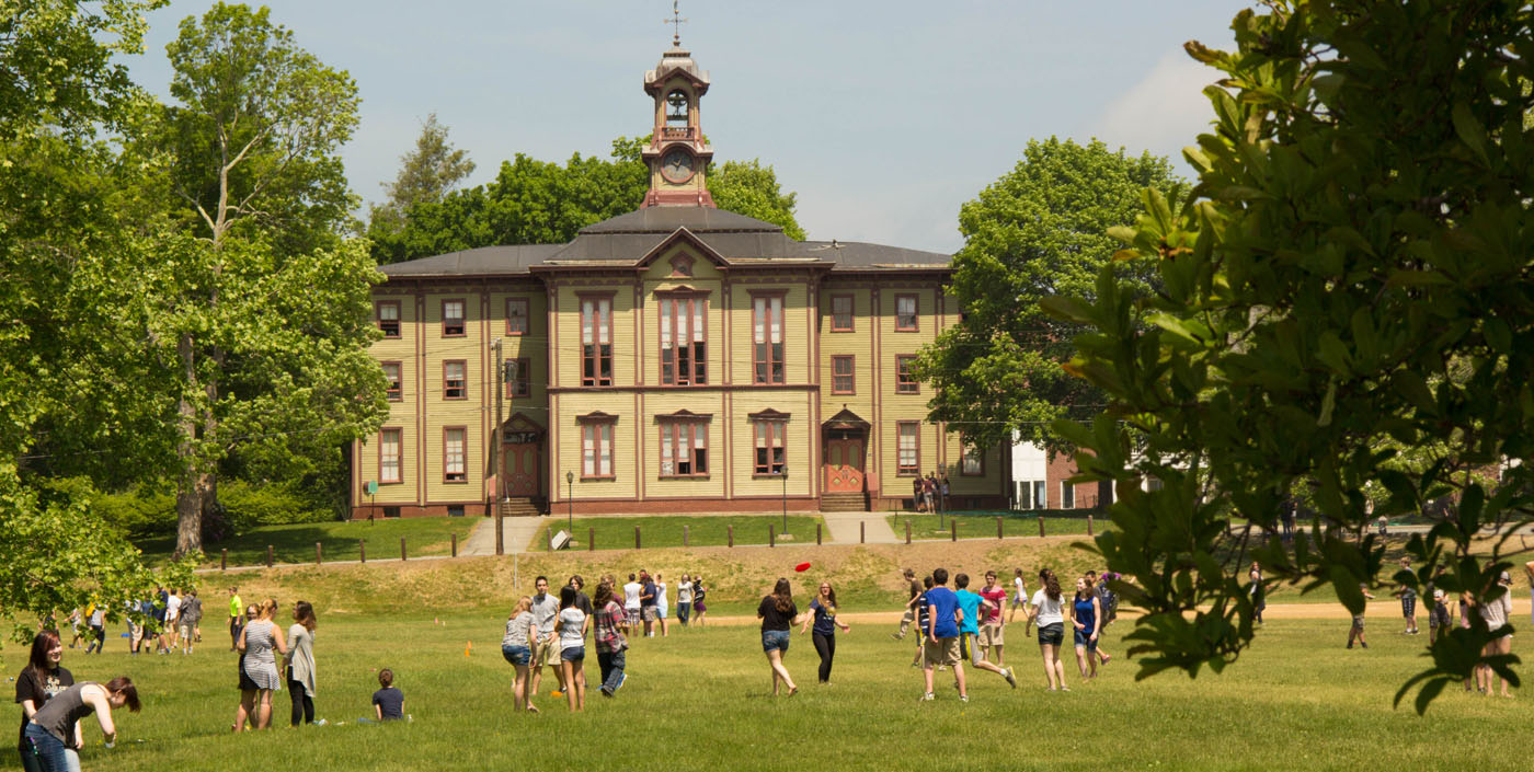 The Woodstock Academy: Khám Phá Lộ Trình Học Tập Từ THPT Đến Thành Công Đại Học