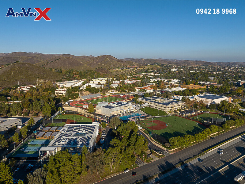 Trường nội trú Oaks Christian School - một trong những trường dự bị đại học hàng đầu tại Hoa Kỳ