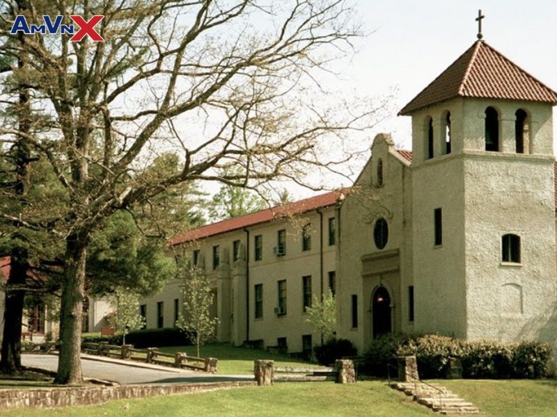 Trường nội trú St. Andrew’s – Sewanee School: Học bổng và hỗ trợ tài chính