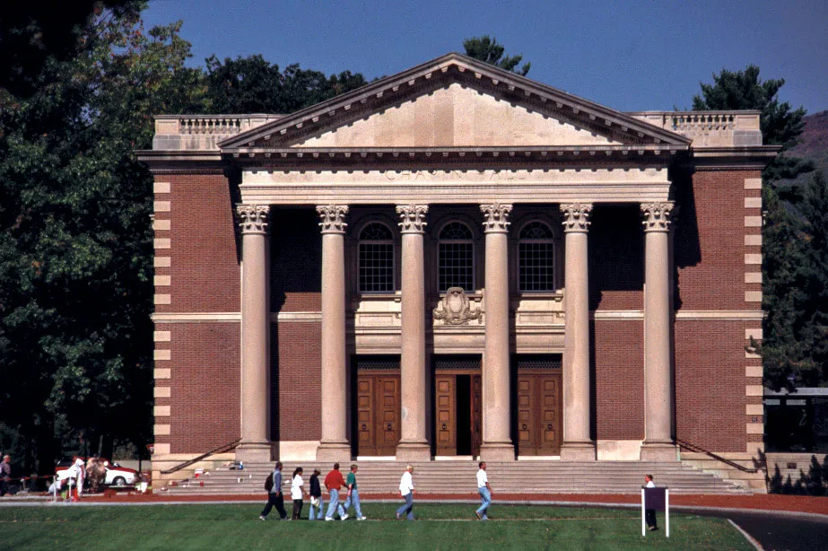 Williams College – #1 Liberal Arts US News 2026: Bí quyết đưa sinh viên vào chương trình tiến sĩ danh giá