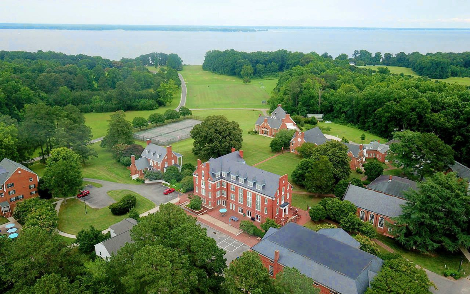 Trường nội trú Christchurch School: Chi tiết về chương trình Học bổng và Hỗ trợ tài chinh