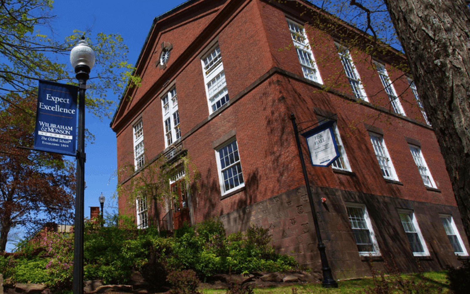 Trường nội trú Wilbraham & Monson Academy - một trong những ngôi trường lâu đời và giàu truyền thống nhất Hoa Kỳ