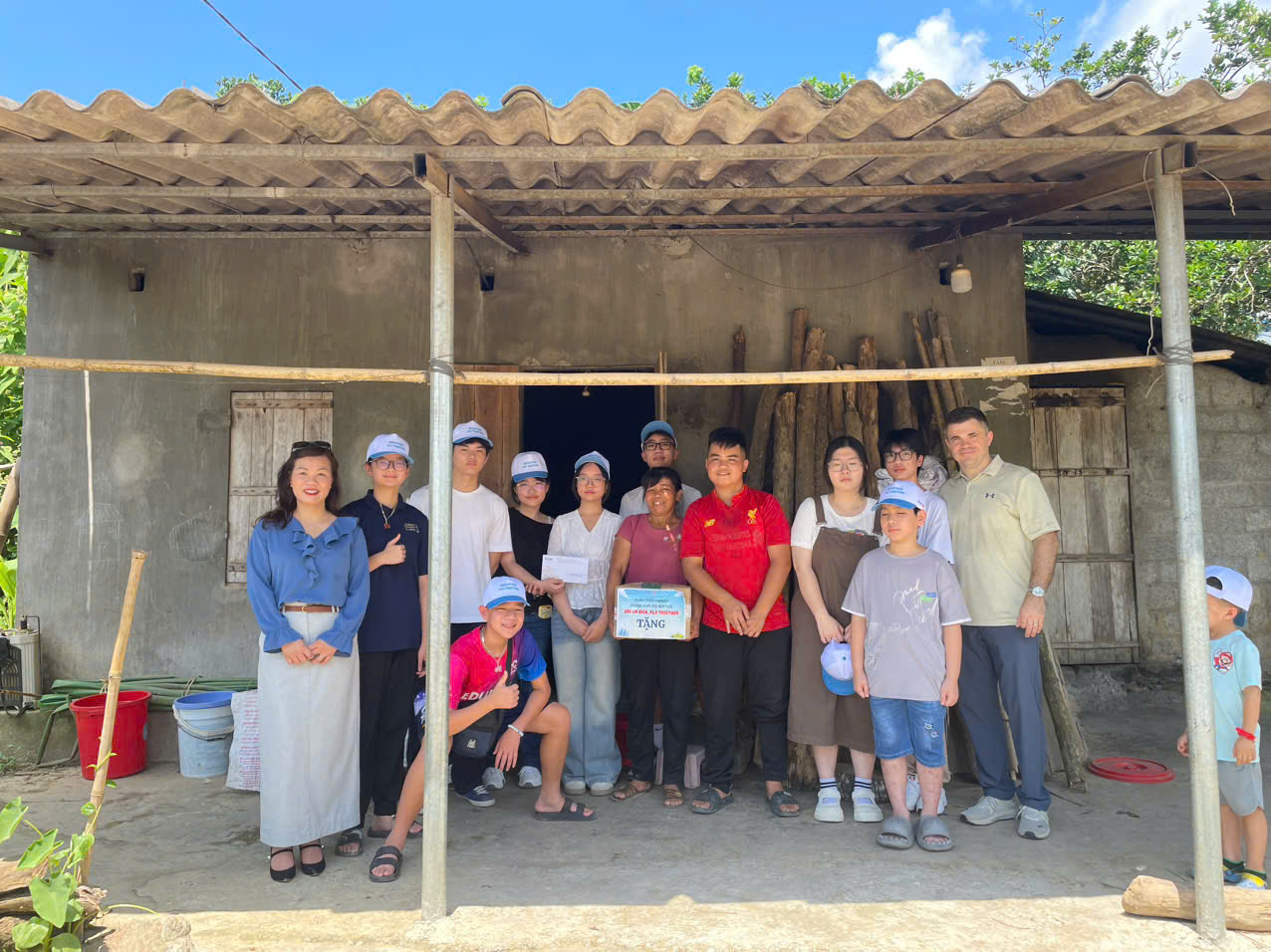 Dấu Ấn AMVNX: Mang Ánh Sáng Tri Thức Và Tấm Lòng Đến Với Trẻ Em Vùng Cao