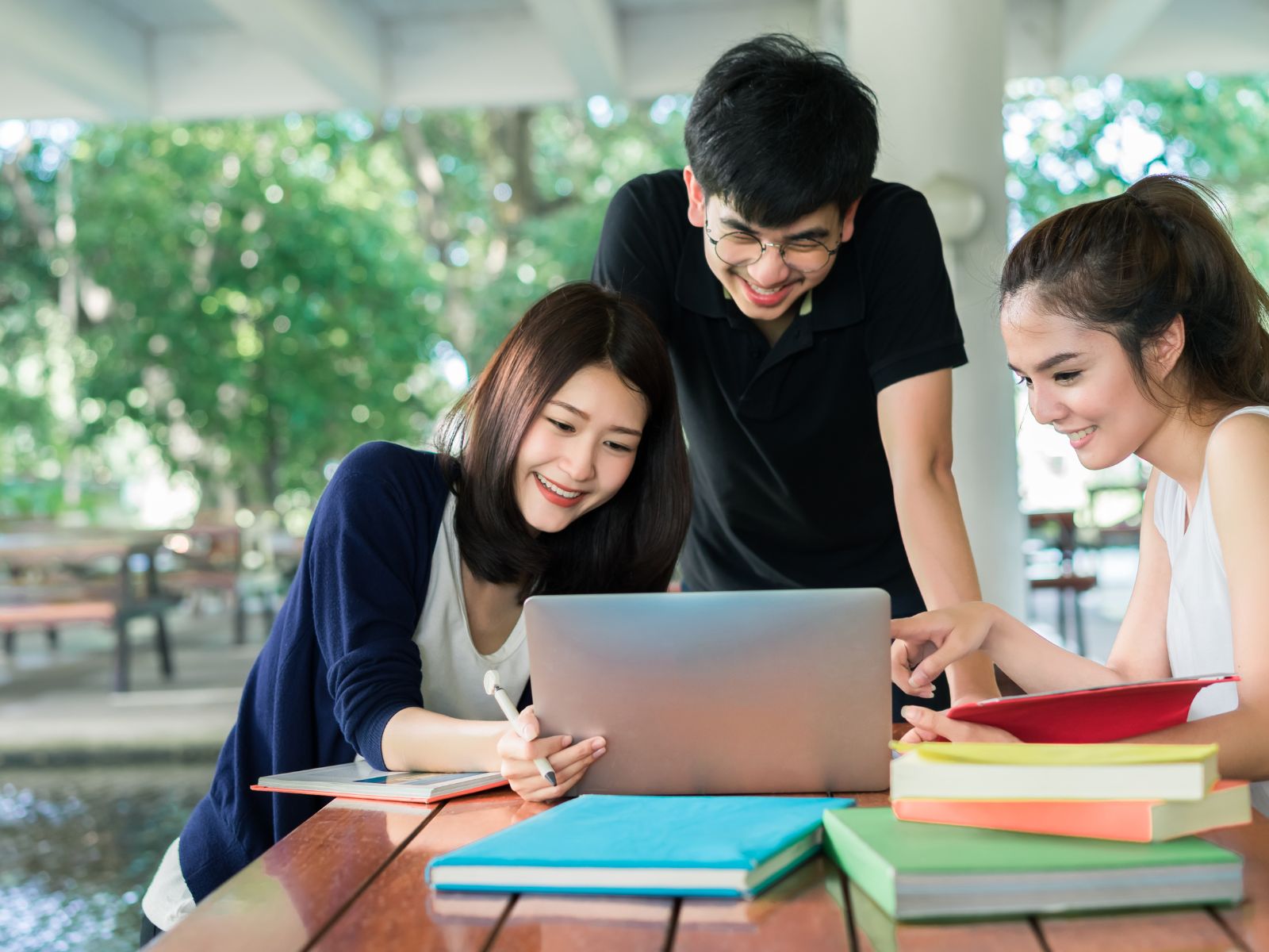 Trọn Bộ Cẩm Nang Du Học Hè Mỹ: Khám Phá Khóa Học Ngắn Hạn & Văn Hóa Độc Đáo