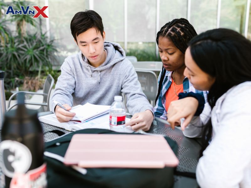 Trường THPT nội trú Mỹ hỗ trợ về học Tập