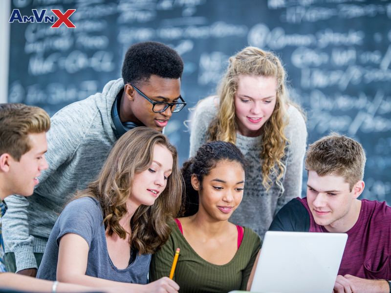 Trường THPT nội trú Mỹ trao đổi với gia đình 1 ngày/  1 lần