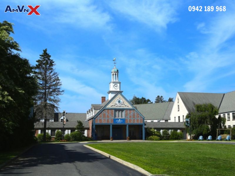 Trường THPT nội trú Stoneleigh Burnham School